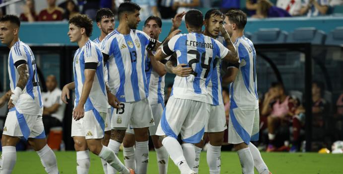 Creadora de contenido afirmó que un futbolista le escribió