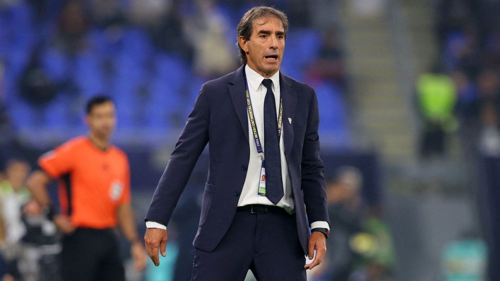 Guillermo Almada separado de Valladolid y apunta a Oviedo