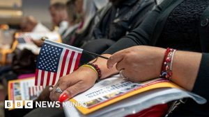 «Nuestra vida está en una especie de limbo»: hablan migrantes que estaban a un paso de ser estadounidenses, pero el gobierno de Trump canceló su ceremonia de ciudadanía