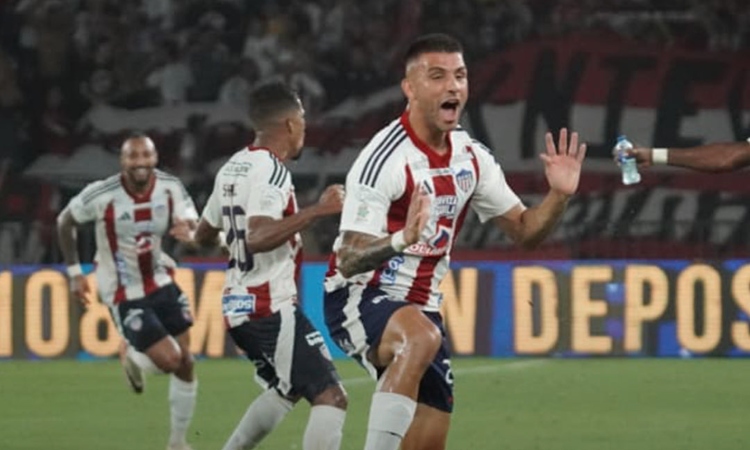 Junior sacó una victoria de oro ante Nacional al último minuto