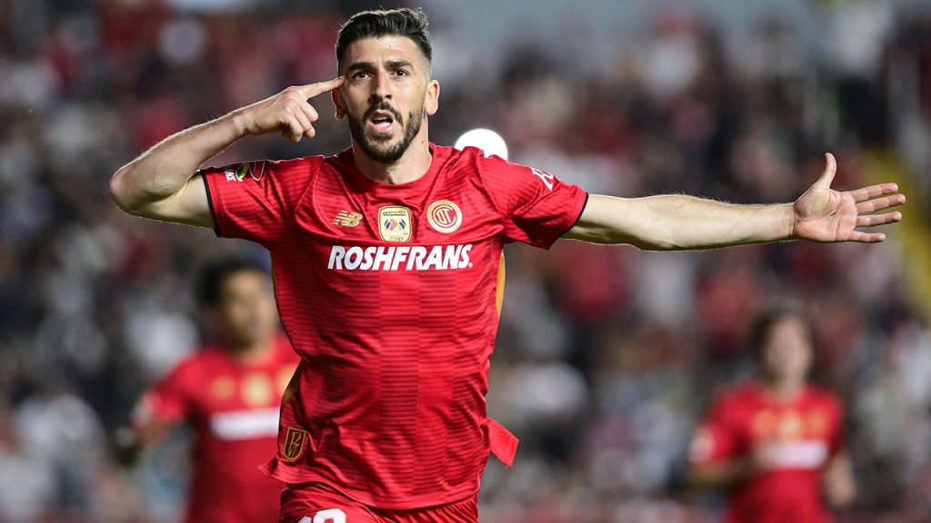 Toluca goleó al Necaxa y ya amenaza la parte alta de la tabla