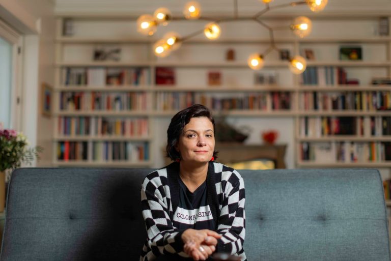 Melba Escobar, escritora: “Las mujeres perdemos mucho de lo que hemos construido al ser madres” | Cultura