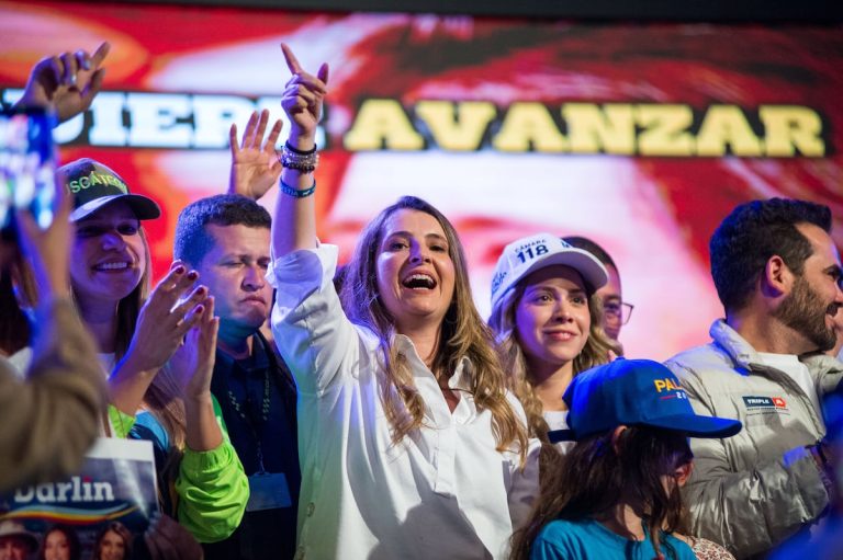 Paloma Valencia se sube a la ola del ‘Me Too’ en Colombia para destacarse sobre Iván Cepeda y Abelardo de la Espriella