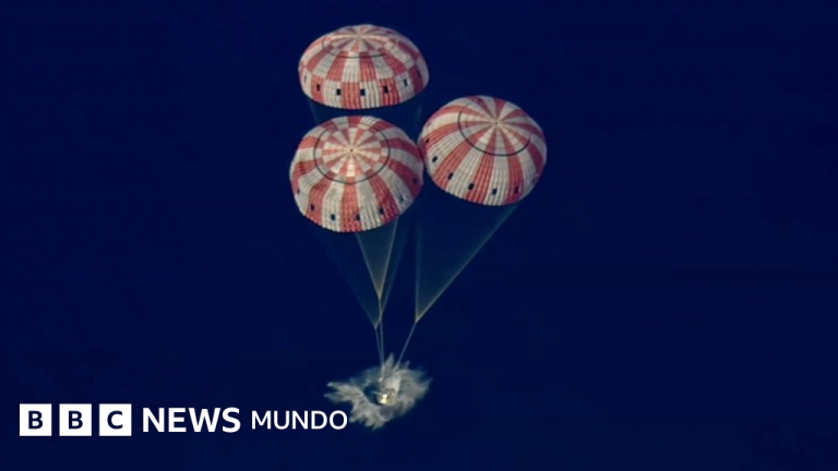 «Montados en una bola de fuego»: cómo regresó a la Tierra la tripulación de la histórica misión Artemis II a la Luna