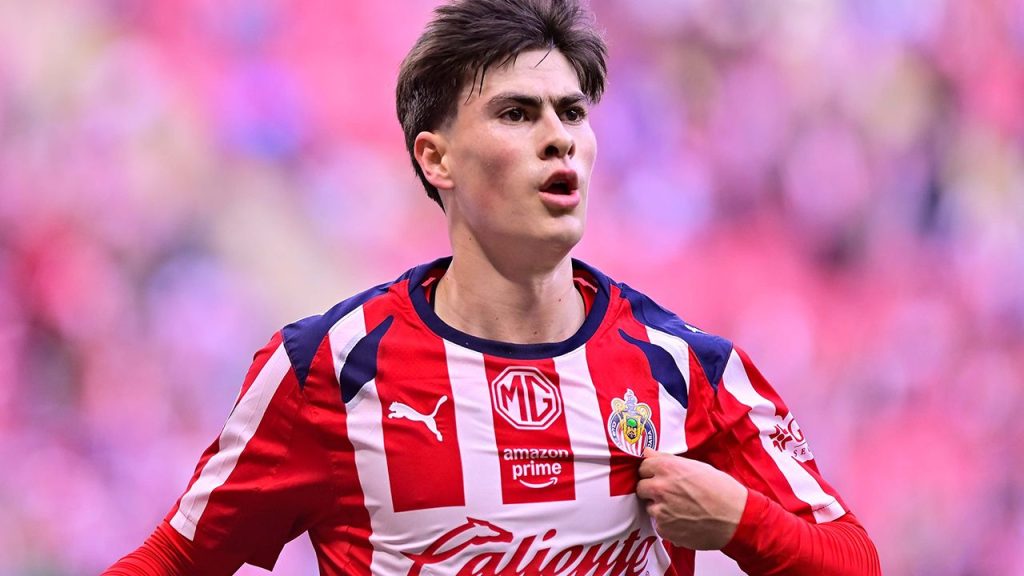 Chivas, a encadenar el liderato contra los Pumas