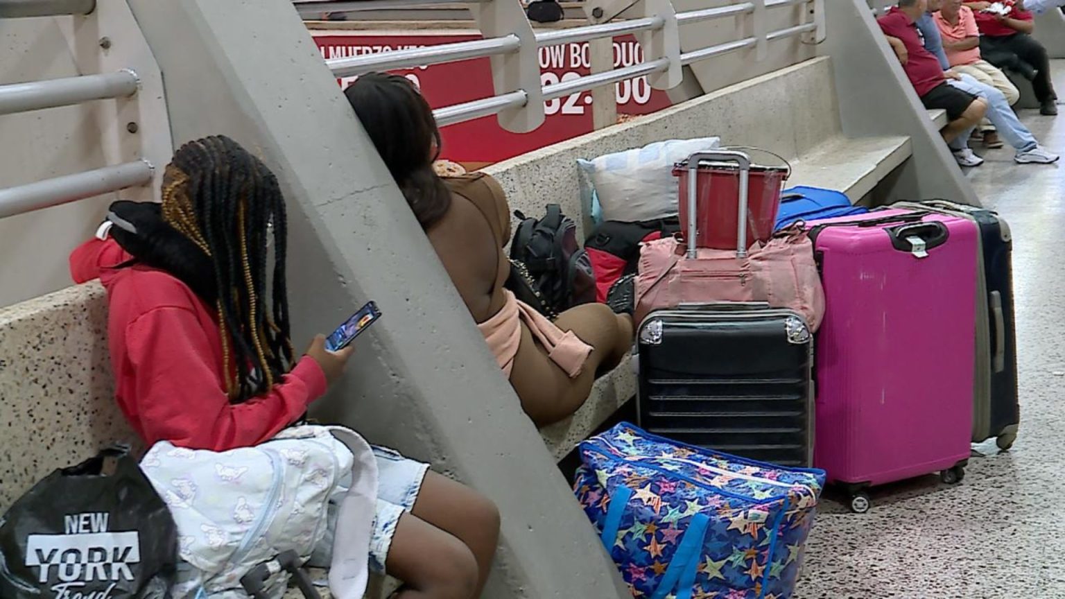 Bloqueo en vía al mar suspende viajes entre Cali y Buenaventura