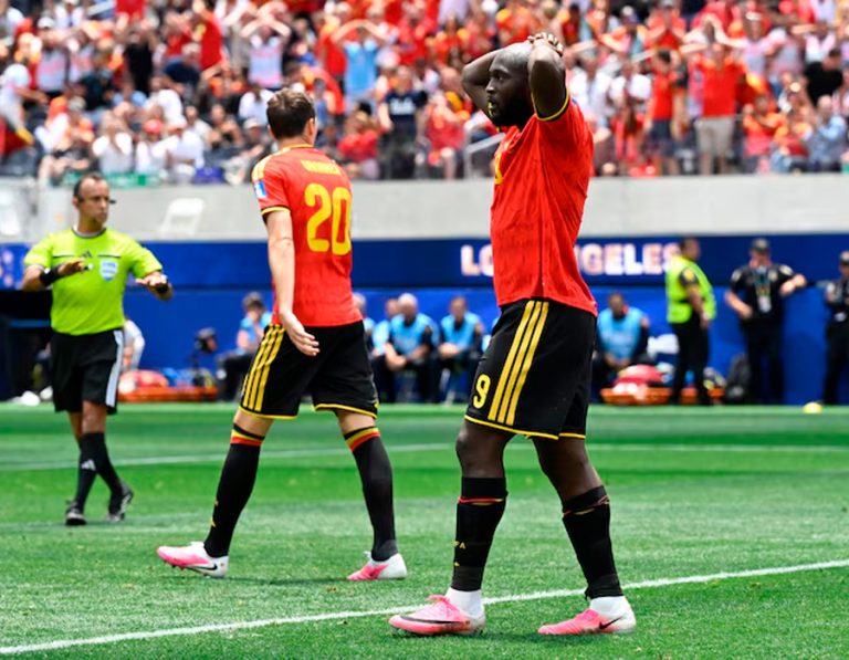 Bélgica , empató 0 x 0 con Irán
