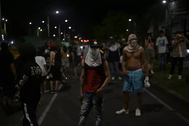 Un muerto y daños en el MIO se registran tras desmanes en Cali; gobernación ofreció recompensa
