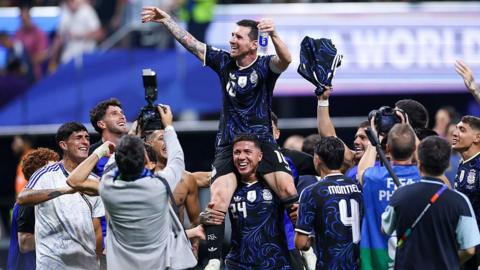 ¡Crece la épica de Argentina! Remonta 2-1 a Inglaterra y enfrentará a España en la final del Mundial 2026