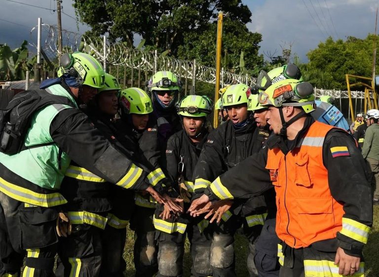 Bomberos caleños envían mensajes desde Venezuela