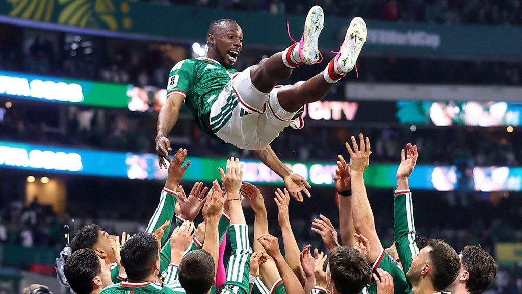 Julián Quiñones, tercer máximo goleador de México en Mundiales