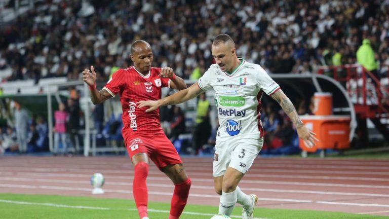 Luis Quiñones, jugador de América, presenta un cuadro de salud y no va ante Nacional