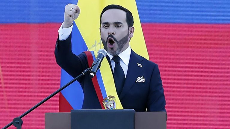 Abelardo de la Espriella asume la presidencia de Colombia