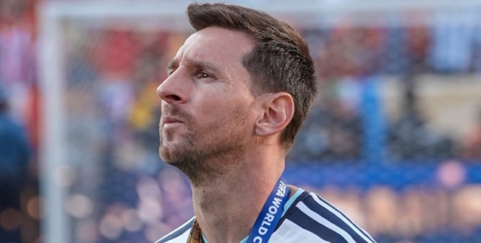 Lionel Messi se retira con emotiva carta a Argentina y a su familia