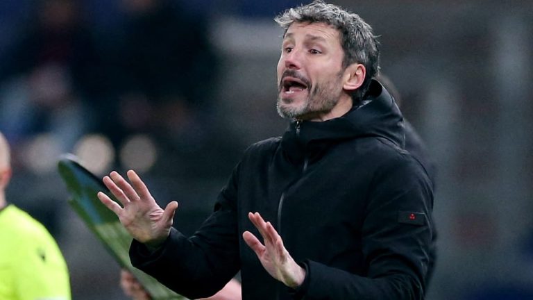 Mark van Bommel, honrado por ser entrenador de Bélgica