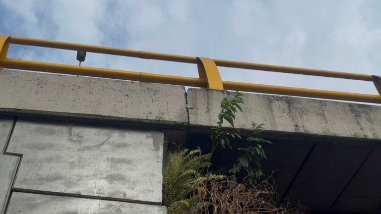 ¿Hay riesgo en el puente de la Carrera 39 con Autopista?
