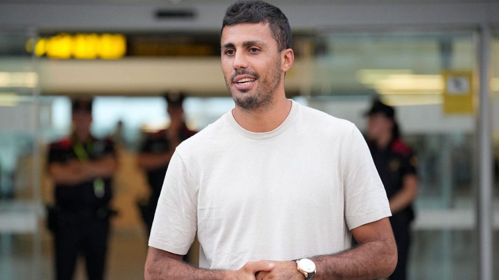 ¡Es oficial! Barcelona le ‘gana’ al Real Madrid el fichaje de Rodri