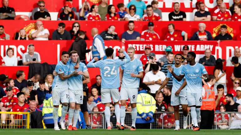 Manchester City venció al United y sigue firme en la Premier League