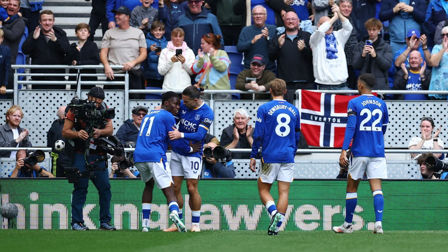 Everton sigue al alza en la Premier League