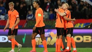 Xavi ganó su primer partido al frente de Países Bajos