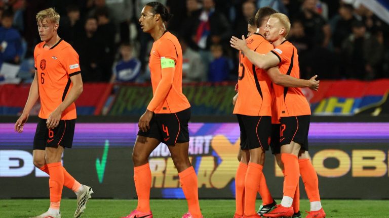 Xavi ganó su primer partido al frente de Países Bajos