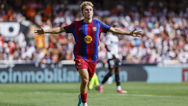 Barcelona goleó a Valencia y tomó el liderato de La Liga