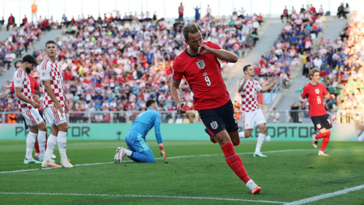Inglaterra goleó a Croacia y presiona a España en la Nations League