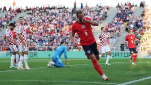 Inglaterra goleó a Croacia y presiona a España en la Nations League