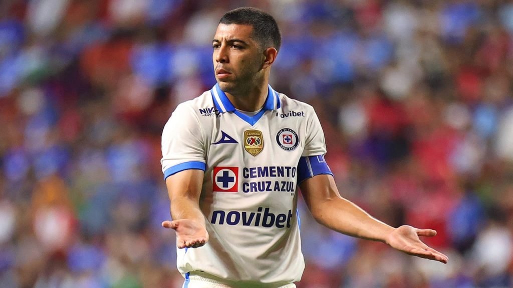 Valencia se espanta con el precio de Erik Lira y lo descarta